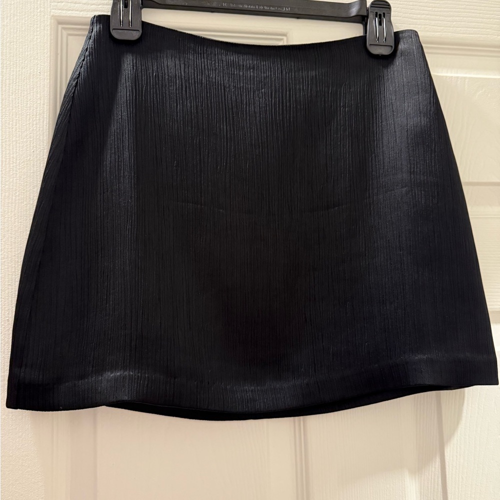 Reformation Veranda Satin Skirt Black Crinkle - Size 4